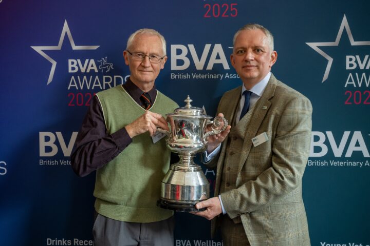 Professor Andrew Cunningham receiving his award from BVA president Dr Rob Williams